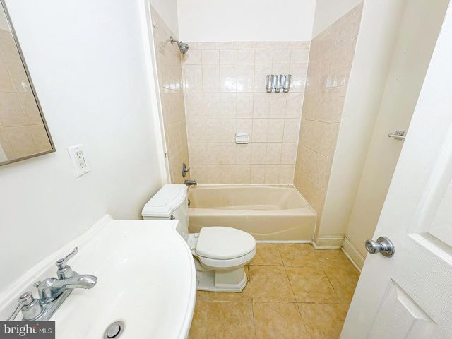 1835 D ST NE, Washington, DC 20002