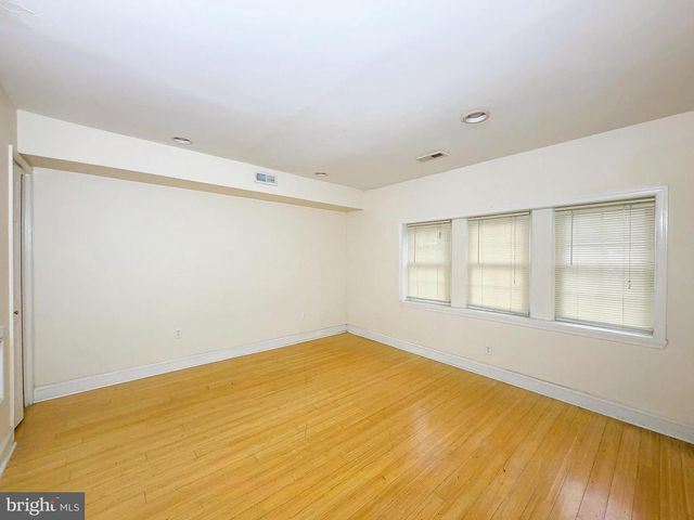 1835 D ST NE, Washington, DC 20002