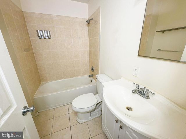 1835 D ST NE, Washington, DC 20002