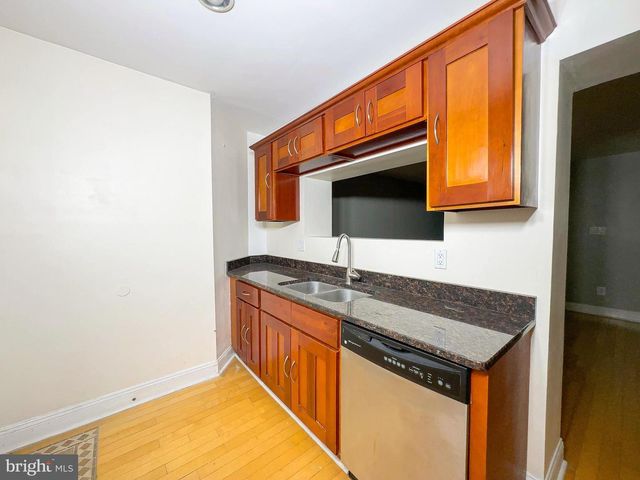 1835 D ST NE, Washington, DC 20002