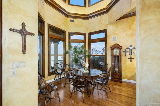 985 Janet, Canyon Lake, TX 78133