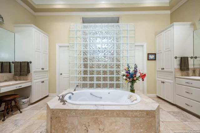 985 Janet, Canyon Lake, TX 78133