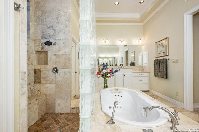 985 Janet, Canyon Lake, TX 78133