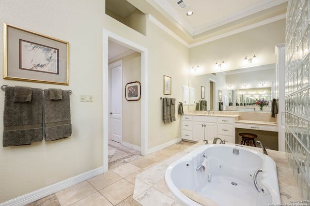 985 Janet, Canyon Lake, TX 78133