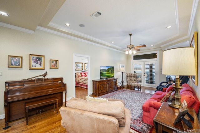 985 Janet, Canyon Lake, TX 78133