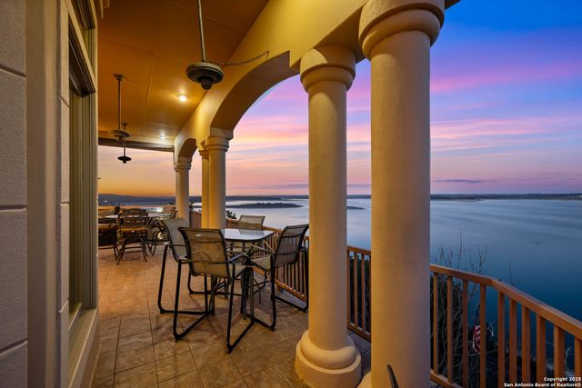 985 Janet, Canyon Lake, TX 78133