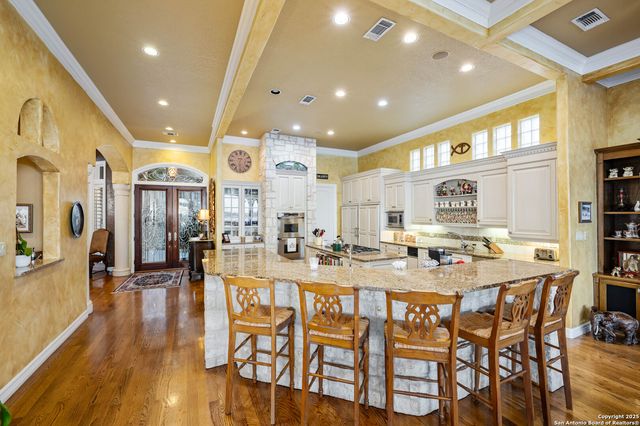 985 Janet, Canyon Lake, TX 78133