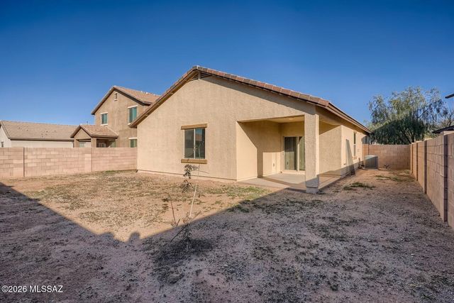 8253 W Razorbill Drive, Tucson, AZ 85757