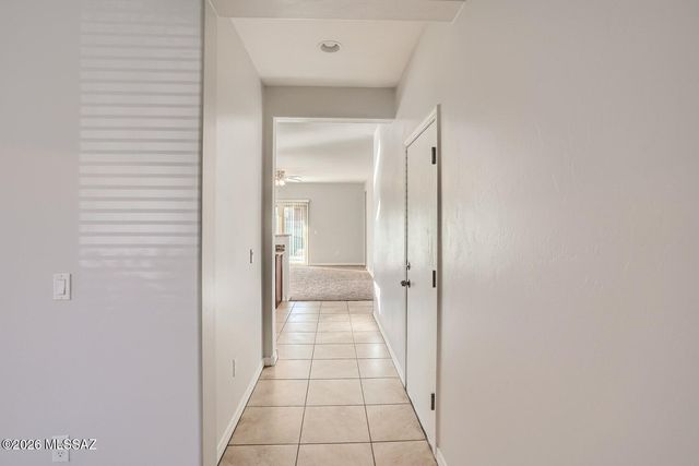 8253 W Razorbill Drive, Tucson, AZ 85757
