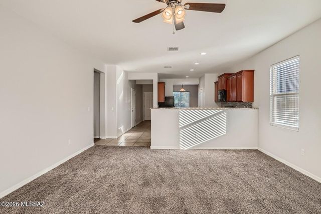 8253 W Razorbill Drive, Tucson, AZ 85757