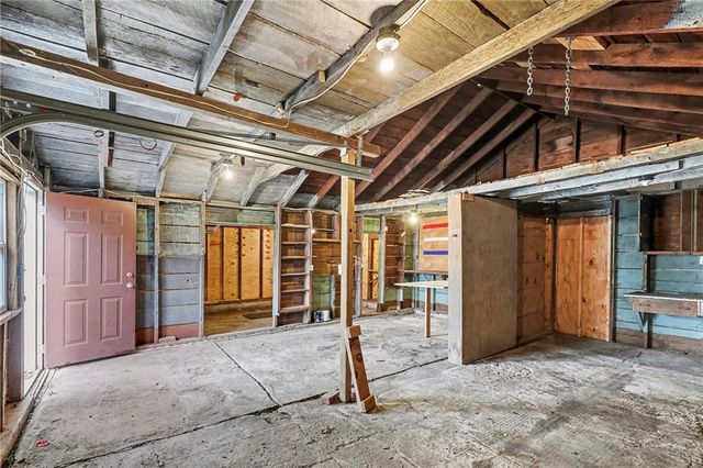 5131 N Lister Avenue, Kansas City, MO 64119