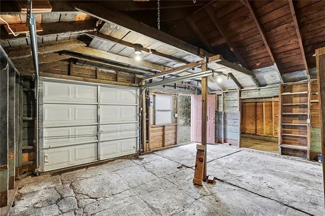 5131 N Lister Avenue, Kansas City, MO 64119