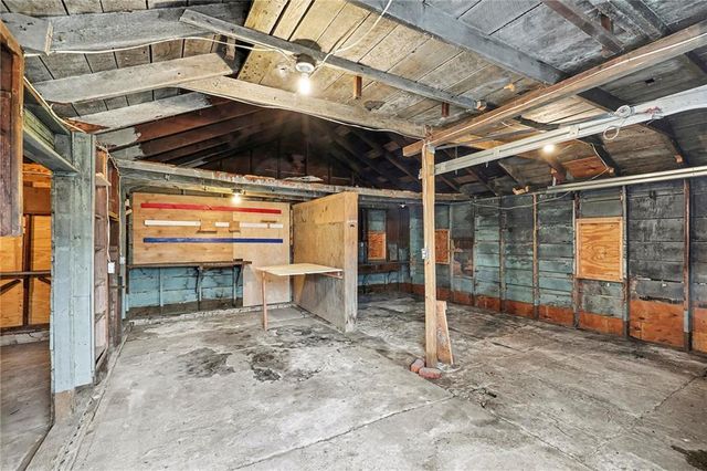 5131 N Lister Avenue, Kansas City, MO 64119