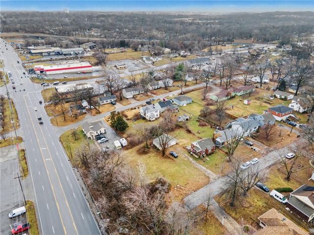 5131 N Lister Avenue, Kansas City, MO 64119