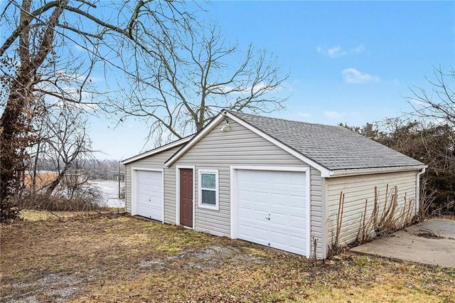 5131 N Lister Avenue, Kansas City, MO 64119