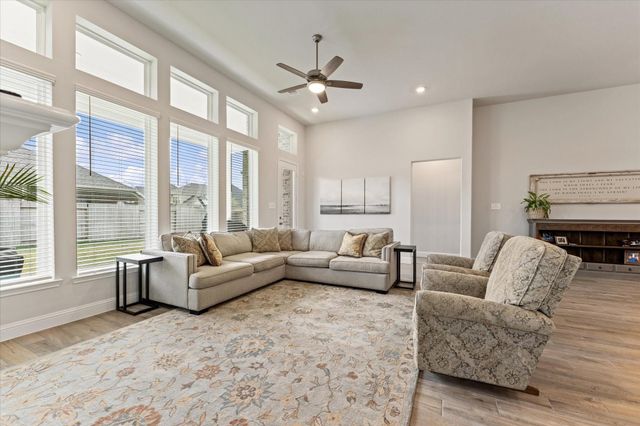 19335 Belmont Stakes Way, Tomball, TX 77377