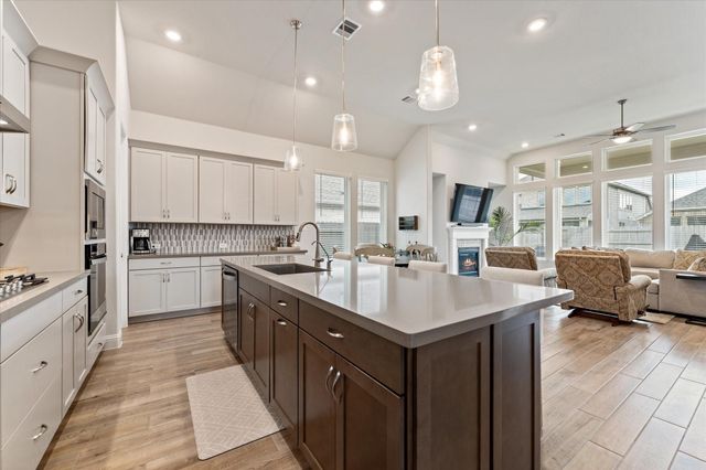 19335 Belmont Stakes Way, Tomball, TX 77377