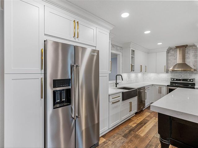 2441 69TH AVENUE S, St Petersburg, FL 33712