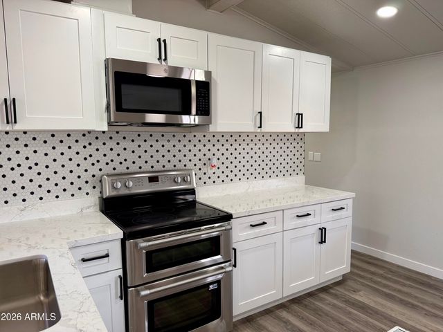 8601 N 71ST Avenue 117, Glendale, AZ 85301