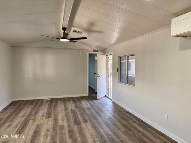 8601 N 71ST Avenue 117, Glendale, AZ 85301