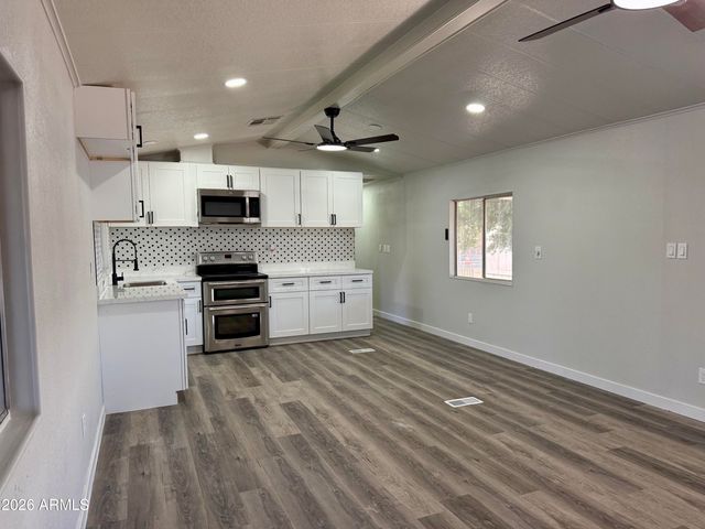8601 N 71ST Avenue 117, Glendale, AZ 85301