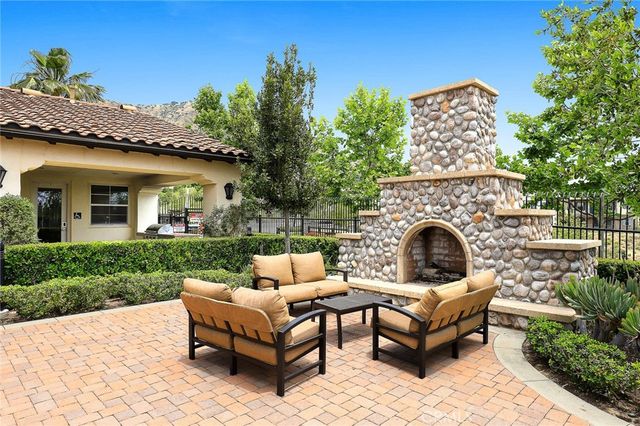 620 E Mandevilla Way, Azusa, CA 91702