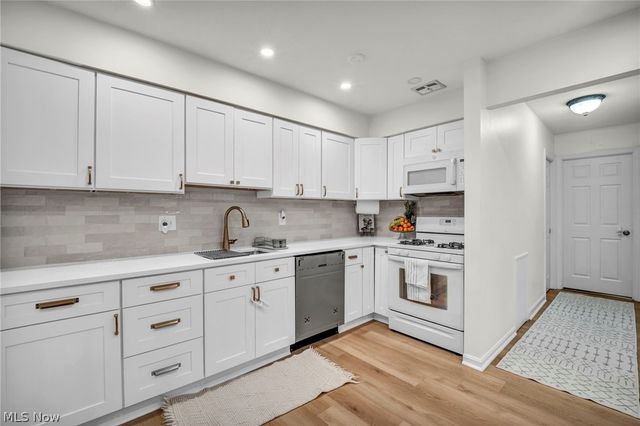 4779 Columbia Road 102, North Olmsted, OH 44070