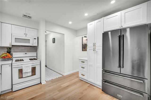 4779 Columbia Road 102, North Olmsted, OH 44070