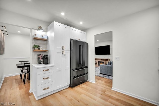 4779 Columbia Road 102, North Olmsted, OH 44070