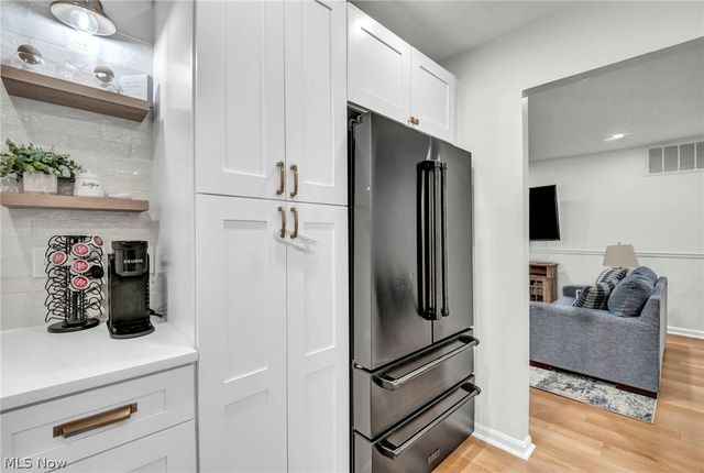 4779 Columbia Road 102, North Olmsted, OH 44070