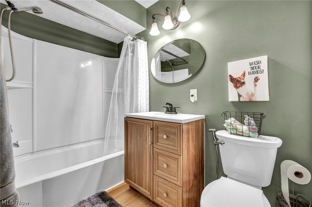 4779 Columbia Road 102, North Olmsted, OH 44070