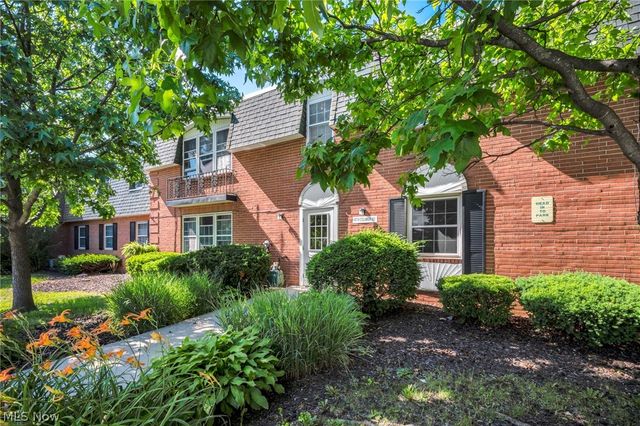 4779 Columbia Road 102, North Olmsted, OH 44070