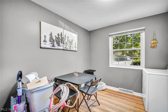 4779 Columbia Road 102, North Olmsted, OH 44070