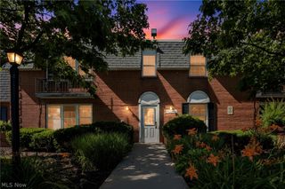 4779 Columbia Road 102, North Olmsted, OH 44070