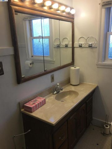 2621 66th Avenue, Oakland, CA 94605