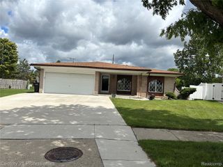 38986 Cottonwood Court, Sterling Heights, MI 48310