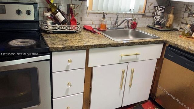 6260 Kimberly Boulevard, North Lauderdale, FL 33068