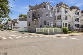 44 Fabyan Pl, Newark City, NJ 07108