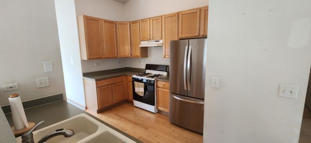 2435 Golf Ridge Circle 2435, Naperville, IL 60563