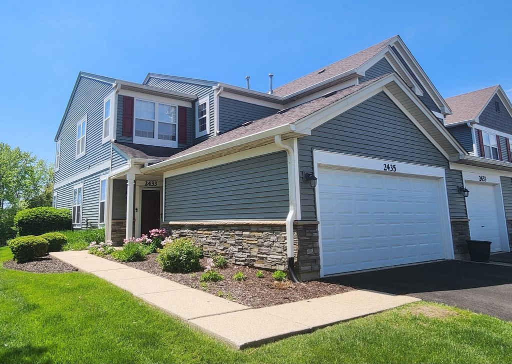 2435 Golf Ridge Circle 2435, Naperville, IL 60563