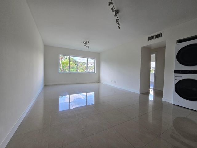 201 SE 6th Avenue 16, Pompano Beach, FL 33060
