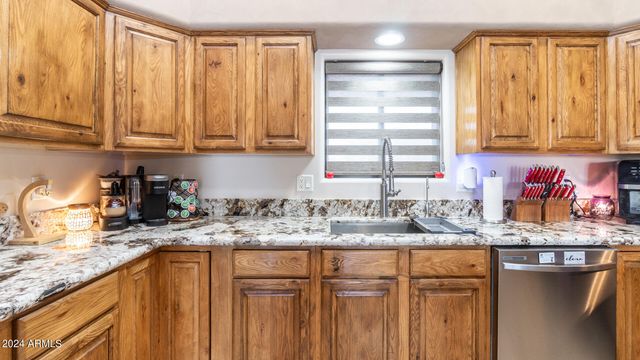 602 W RIDGECREST Road, Phoenix, AZ 85086