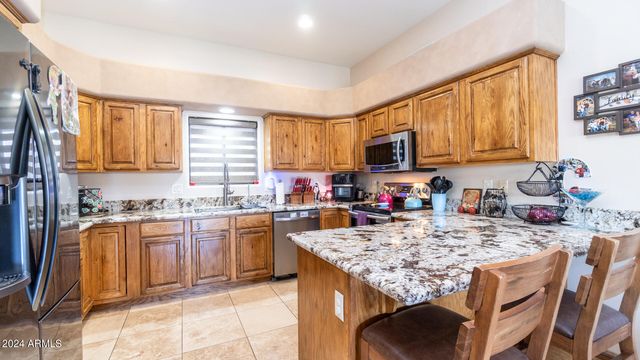 602 W RIDGECREST Road, Phoenix, AZ 85086