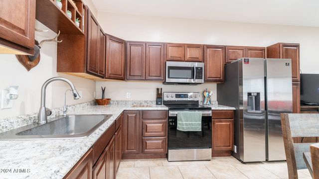 602 W RIDGECREST Road, Phoenix, AZ 85086