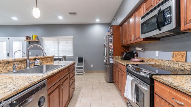 602 W RIDGECREST Road, Phoenix, AZ 85086