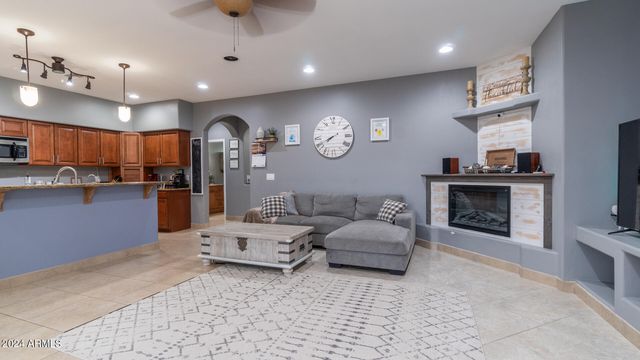 602 W RIDGECREST Road, Phoenix, AZ 85086