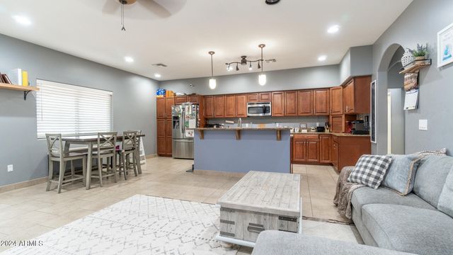 602 W RIDGECREST Road, Phoenix, AZ 85086
