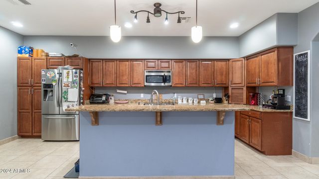 602 W RIDGECREST Road, Phoenix, AZ 85086