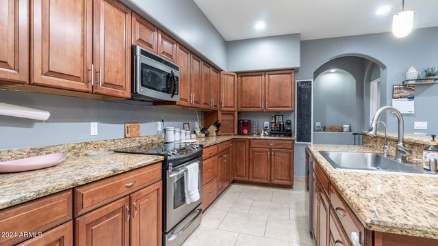602 W RIDGECREST Road, Phoenix, AZ 85086