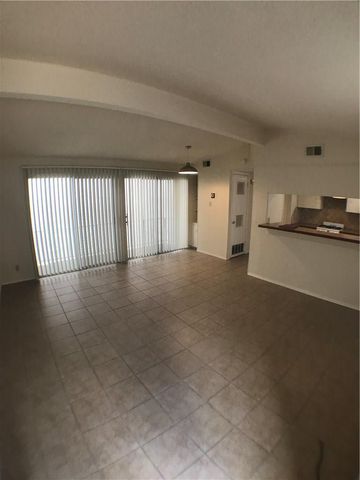 2610 Salado ST 211, Austin, TX 78705